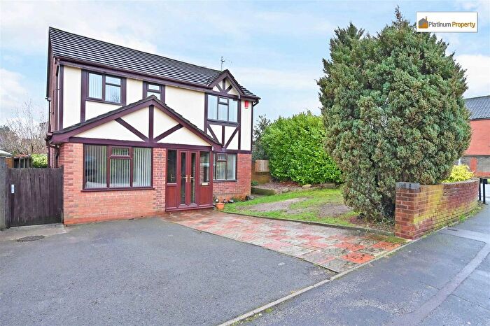 4 Bedroom Detached House For Sale In Tarragon Drive, Meir Park, ST3