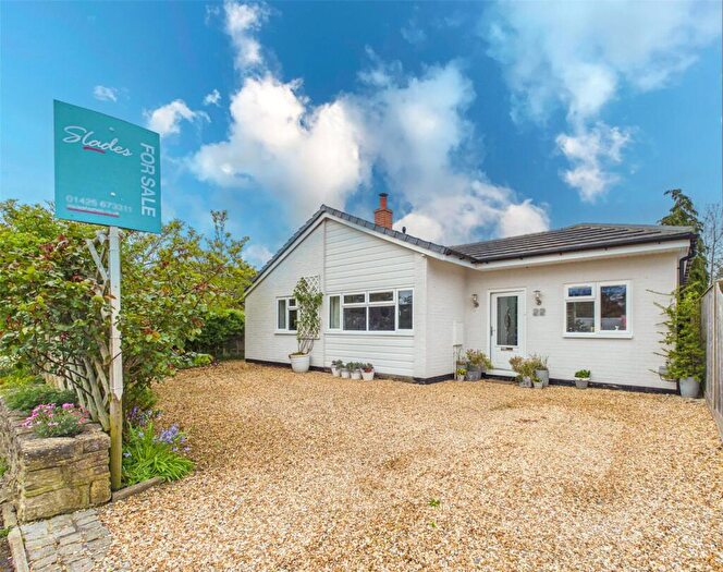 3 Bedroom Bungalow For Sale In Wiltshire Gardens, Bransgore, Christchurch, Dorset, BH23