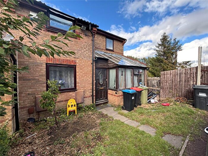 2 Bedroom End Of Terrace House For Sale In Grantham Court, Shenley Lodge, Milton Keynes, Buckinghamshire, MK5