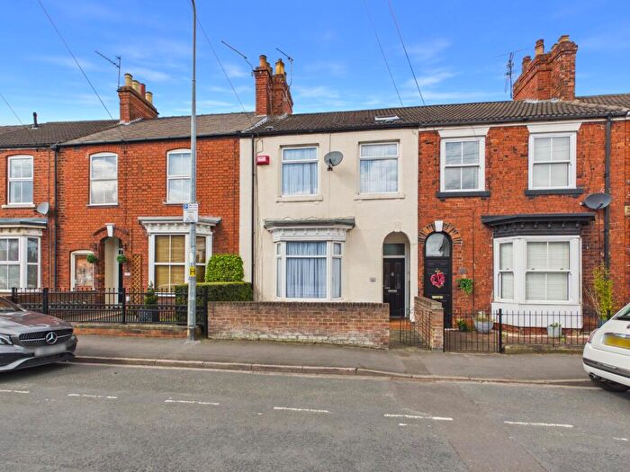 3 Bedroom Terraced House For Sale In Grovehill Road, Beverley, HU17