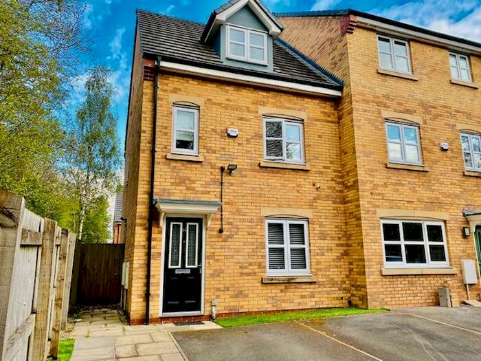 4 Bedroom House To Rent In Travers Street, Salford, M7