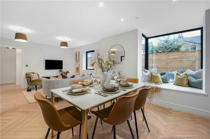 3 Bedroom End Of Terrace House For Sale In Burlington Road, Thornton Heath, CR7
