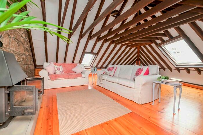 2 Bedroom Flat To Rent In Mclaren Terrace, Dalry, Edinburgh, EH11