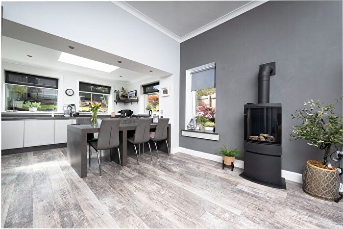 3 Bedroom Flat For Sale In Manor Crescent, Gourock, PA19