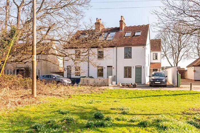 4 Bedroom Cottage For Sale In Common Lane, South Buckinghamshire, Slough, SL1