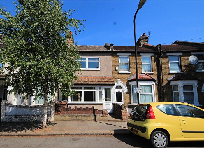 2 Bedroom Detached House To Rent In Cazenove Road, Walthamstow, E17