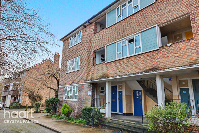 2 Bedroom Flat For Sale In Charters Close, London, SE19