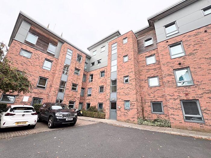 2 Bedroom Flat To Rent In Eccles Fold, Manchester, M30