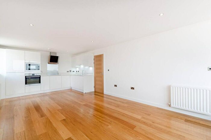 1 Bedroom Flat To Rent In Rainhill Way, , Bow, London, E3