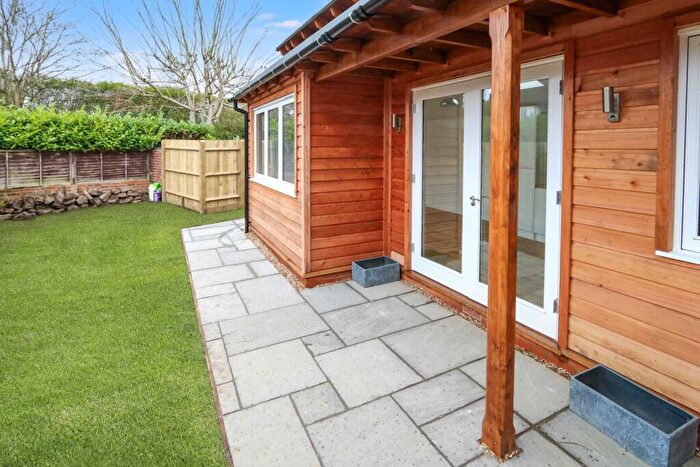 1 Bedroom Detached House To Rent In Woodview Road, Pangbourne. Quiet Location, Heart Of The Village., RG8