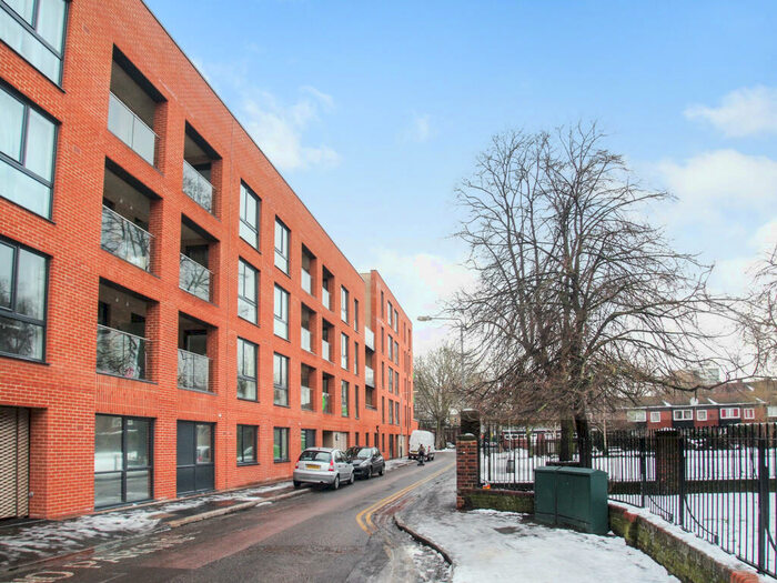 1 Bedroom Flat To Rent In Marlow Court, McMillan Street, London, SE8