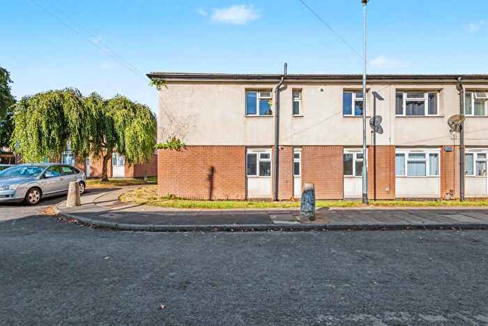 2 Bedroom Flat For Sale In Heddon Grove, Hawkshead, Bradford, West Yorkshire, BD5