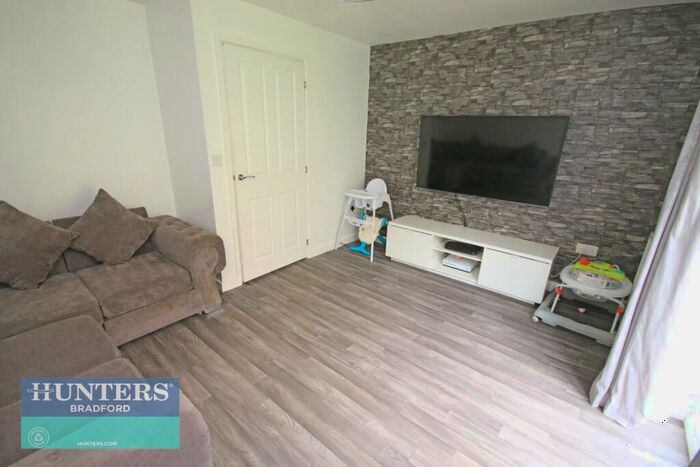 2 Bedroom Semi-Detached House For Sale In Ref Tn - Meadow Bank Allerton, Bradford, West Yorkshire, BD15