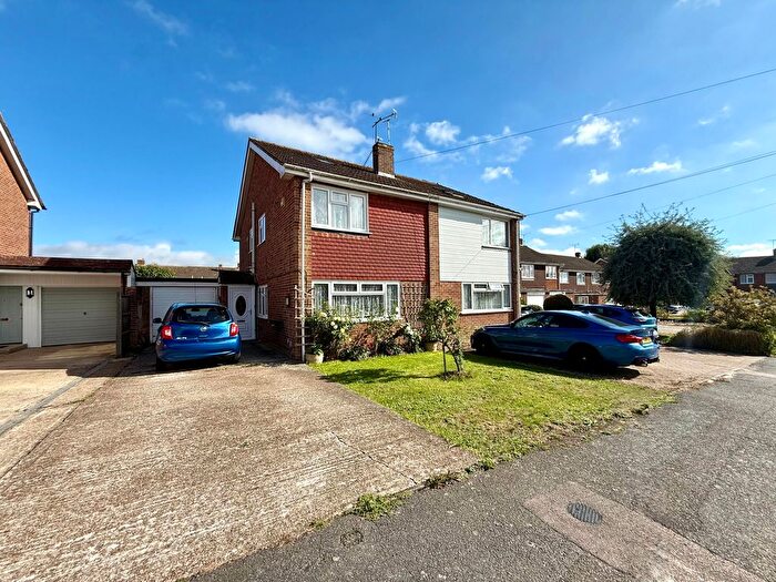 4 Bedroom Semi Detached House To Rent In Hayward Close, Willesborough, TN24