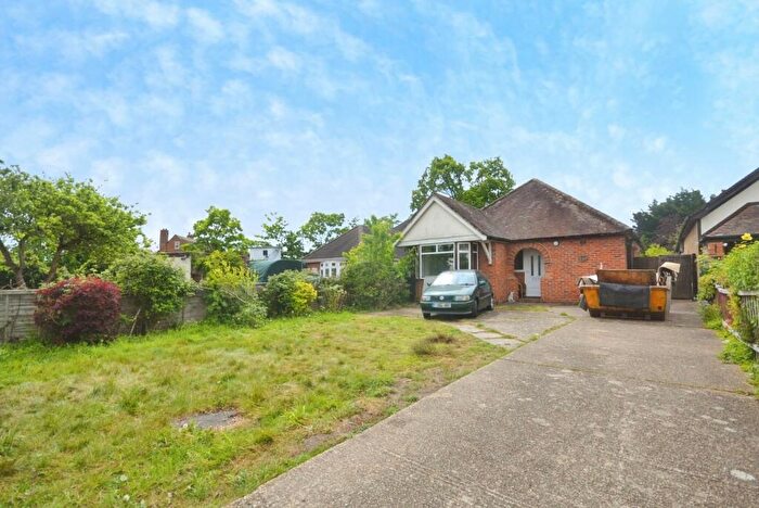 2 Bedroom Detached Bungalow To Rent In Crockhamwell Road, Woodley, RG5