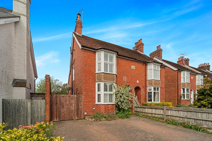 3 Bedroom Semi-Detached House For Sale In Billingshurst, RH14