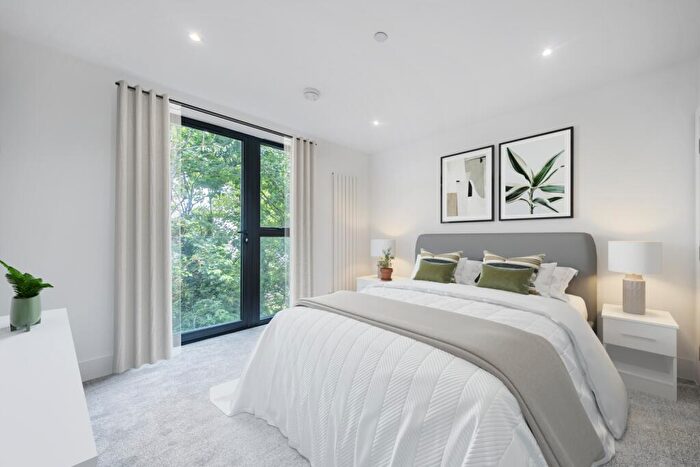 1 Bedroom Flat To Rent In Bourne Way Bromley, BR2