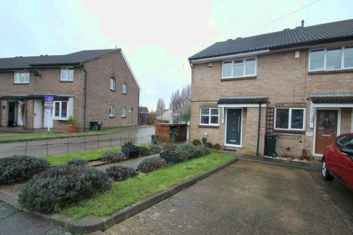 2 Bedroom Property To Rent In Shirley Crescent, Beckenham, BR3