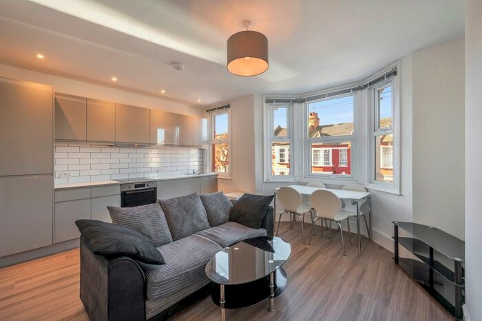 2 Bedroom Flat To Rent In Bertie Road, London, NW10