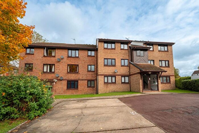2 Bedroom Flat For Sale In Wallis Way, Horsham, RH13