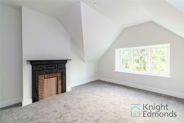 2 Bedroom Apartment To Rent In Buckland Road, Maidstone, Kent, ME16