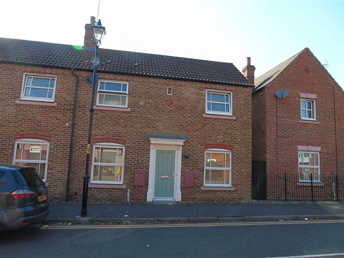 2 Bedroom End Of Terrace House To Rent In Wedgewood Street, Aylesbury, HP19