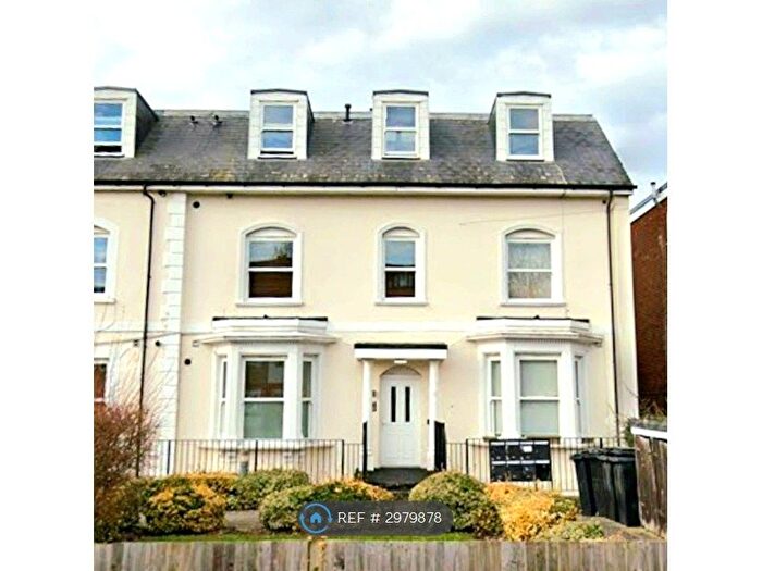 2 Bedroom Flat To Rent In Enmore Road, London, SE25