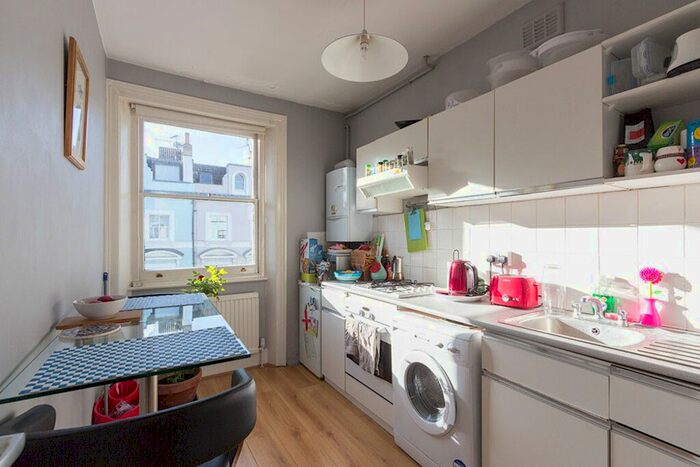 1 Bedroom Flat To Rent In Ladbroke Crescent, Notting Hill, London, W11