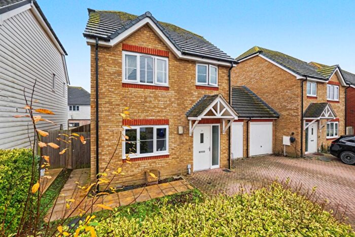3 Bedroom Link Detached House For Sale In Stede Avenue, Sittingbourne, ME10