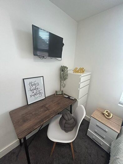 5 Bedroom Terraced House To Rent In Leopold Road, Liverpool - Student /, L7