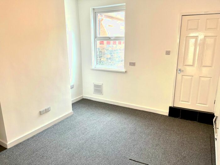 2 Bedroom Terraced House To Rent In Lewis Street, Stoke-On-Trent, Uk, ST4