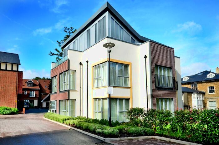 2 Bedroom Flat To Rent In Uplands Road, Guildford, Merrow, Guildford, GU1