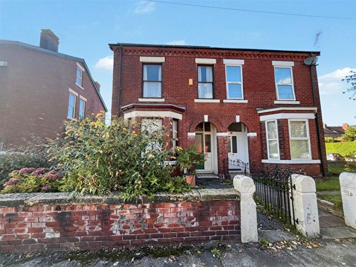 4 Bedroom Semi-detached House For Sale In Abington Road, Sale, M33