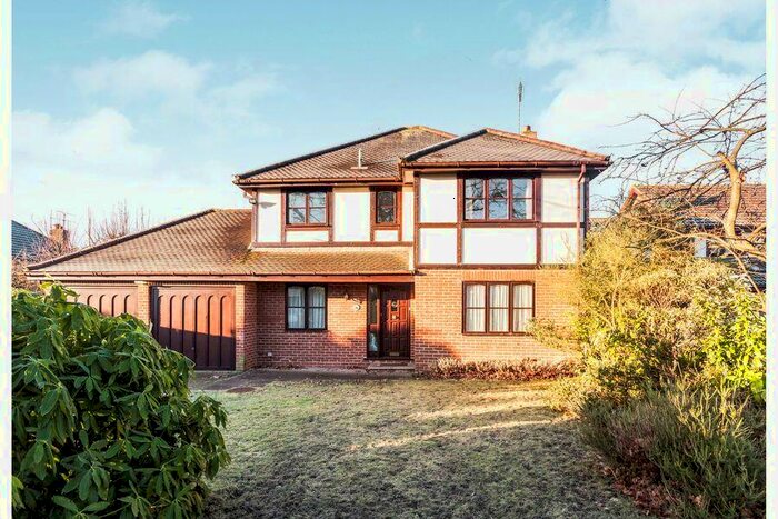 4 Bedroom Detached House To Rent In Fernbank, Finchampstead, RG40