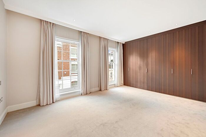 3 Bedroom Flat To Rent In Radnor Walk, Chelsea, SW3