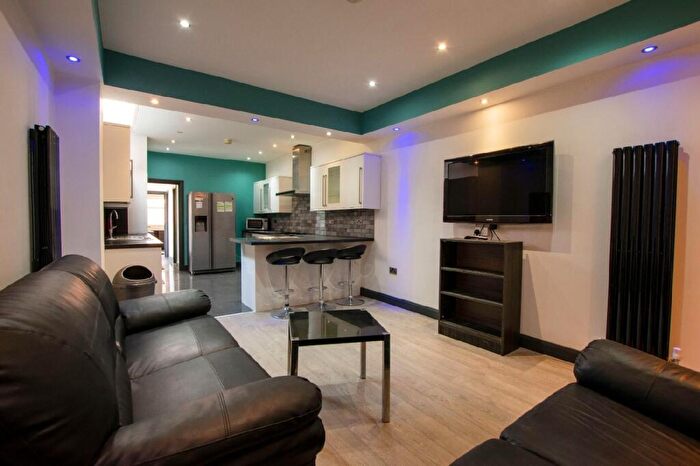 7 Bedroom House To Rent In Dawlish Road, Selly Oak, Birmingham, West Midlands, B29