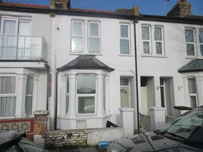 2 Bedroom Terraced House To Rent In Burnaby Road, Southend On Sea, SS1