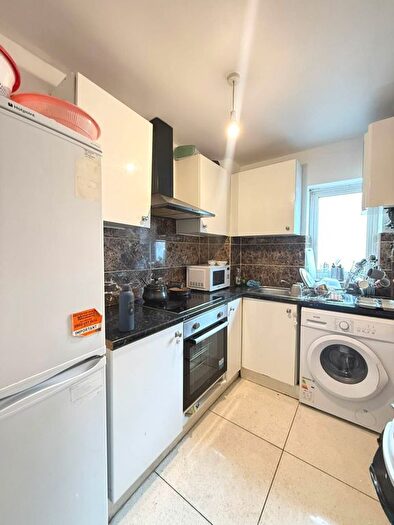 1 Bedroom Flat To Rent In Cromwell Road, Hayes, UB3