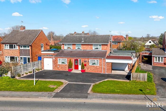 5 Bedroom Detached House For Sale In Bromsgrove Road, Studley, B80