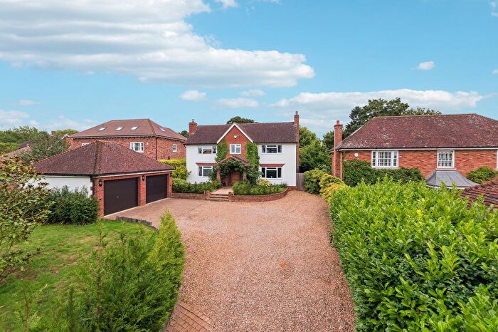 6 Bedroom Detached House For Sale In Stevenage Road, St Ippolyts, Hitchin, SG4