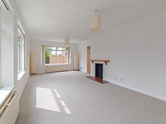 2 Bedroom Detached Bungalow For Sale In Chyngton Lane North, Seaford, BN25