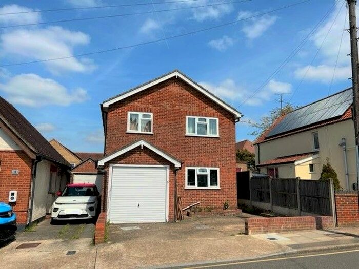 4 Bedroom Detached House To Rent In Derby Road, Uxbridge, UB8