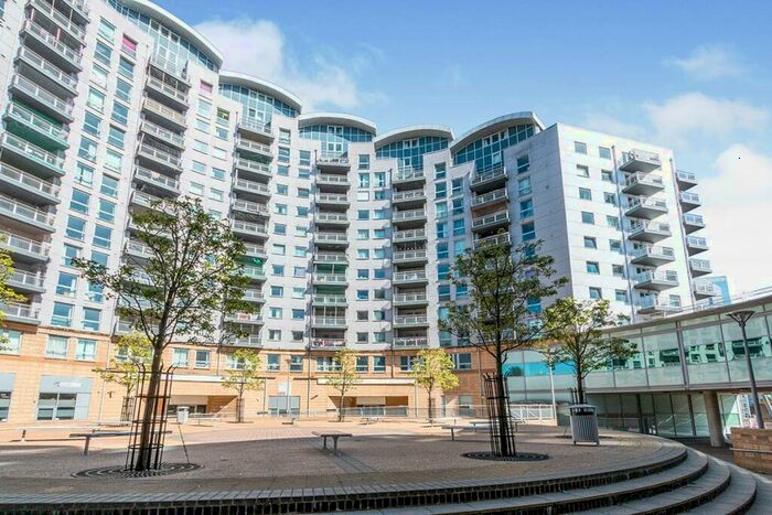 2 Bedroom Flat To Rent In Alencon Link, Basingstoke, Hampshire, RG21