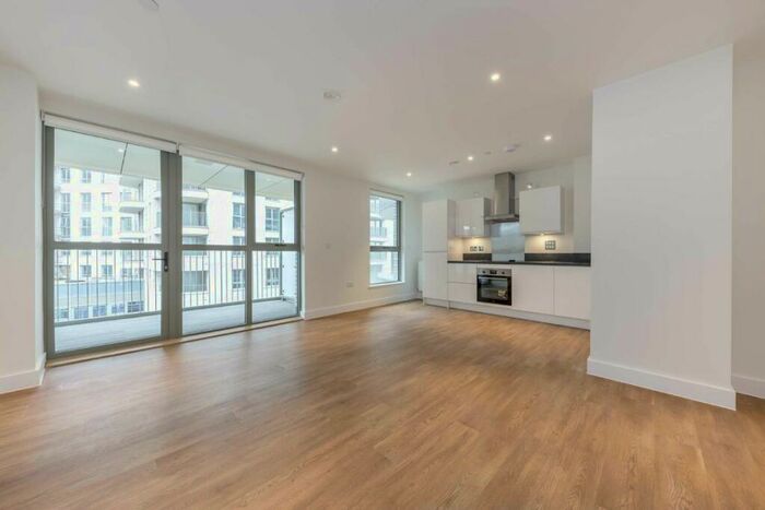 2 Bedroom Flat To Rent In Green Street, Willesden Junction, NW10