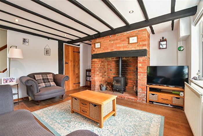 3 Bedroom End Of Terrace House For Sale In Maidstone Road, Tonbridge, Kent, TN12