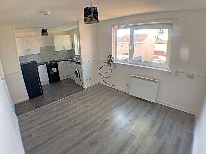 1 Bedroom Flat To Rent In Rosslyn Road, Ashgill, ML9