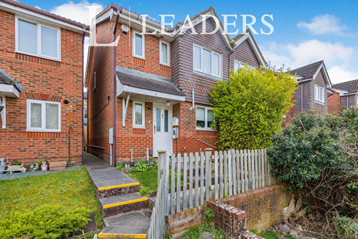 3 Bedroom House To Rent In Turner Close, GU4