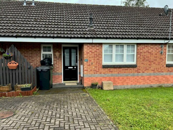 1 Bedroom Terraced Bungalow To Rent In Aysgarth Fold, Leeds, West Yorkshire, LS10