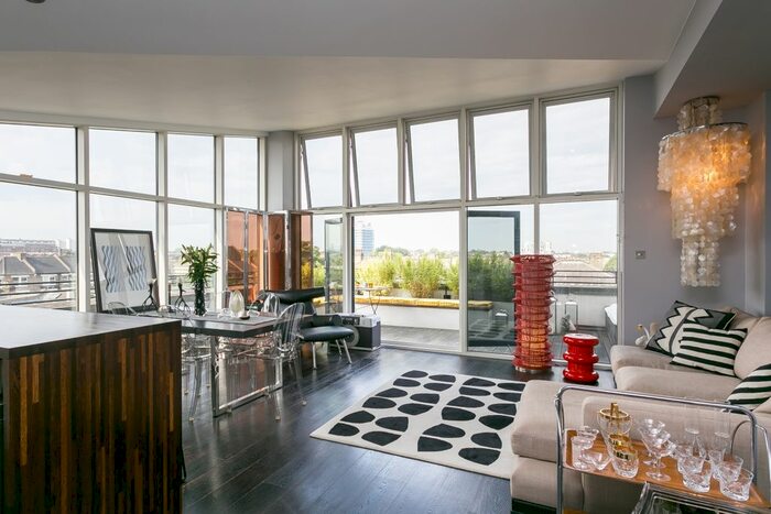 3 Bedroom Flat To Rent In Ferndale Road, London, SW4