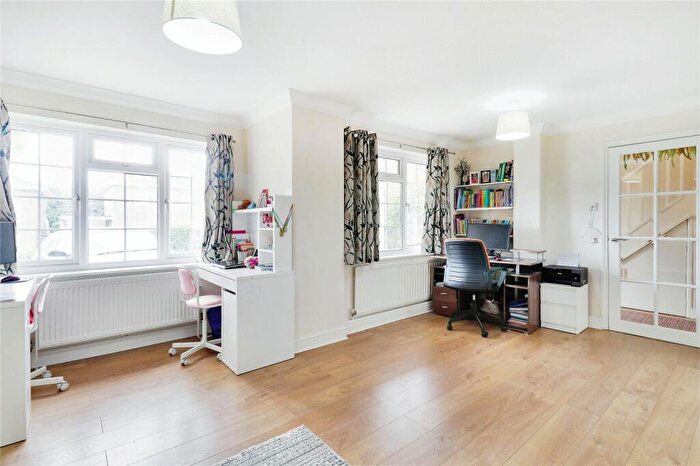 4 Bedroom Detached House For Sale In Perran Close, Hartley, Kent, DA3